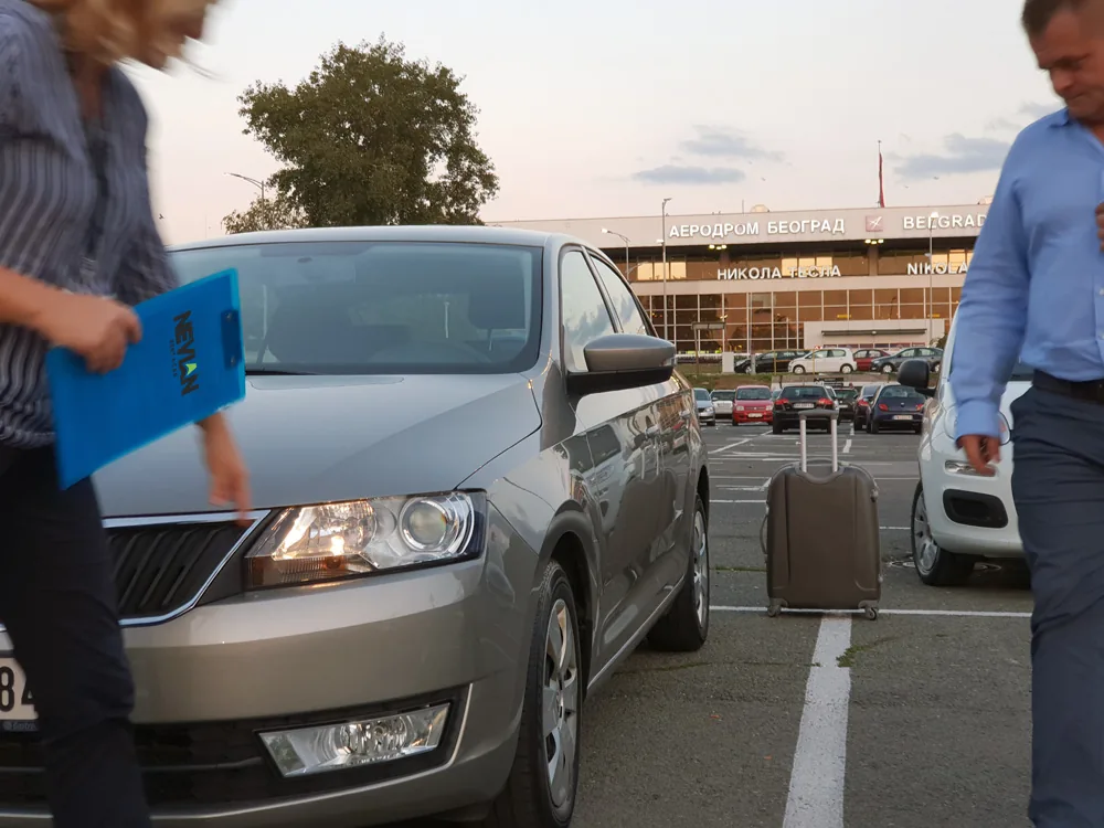 Zajednički pregled vozila pre preuzimanja na aerodromu